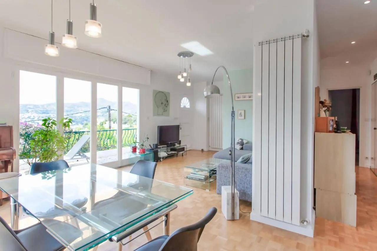 Beautiful Villa With Panoramic View Over Nice Holiday home