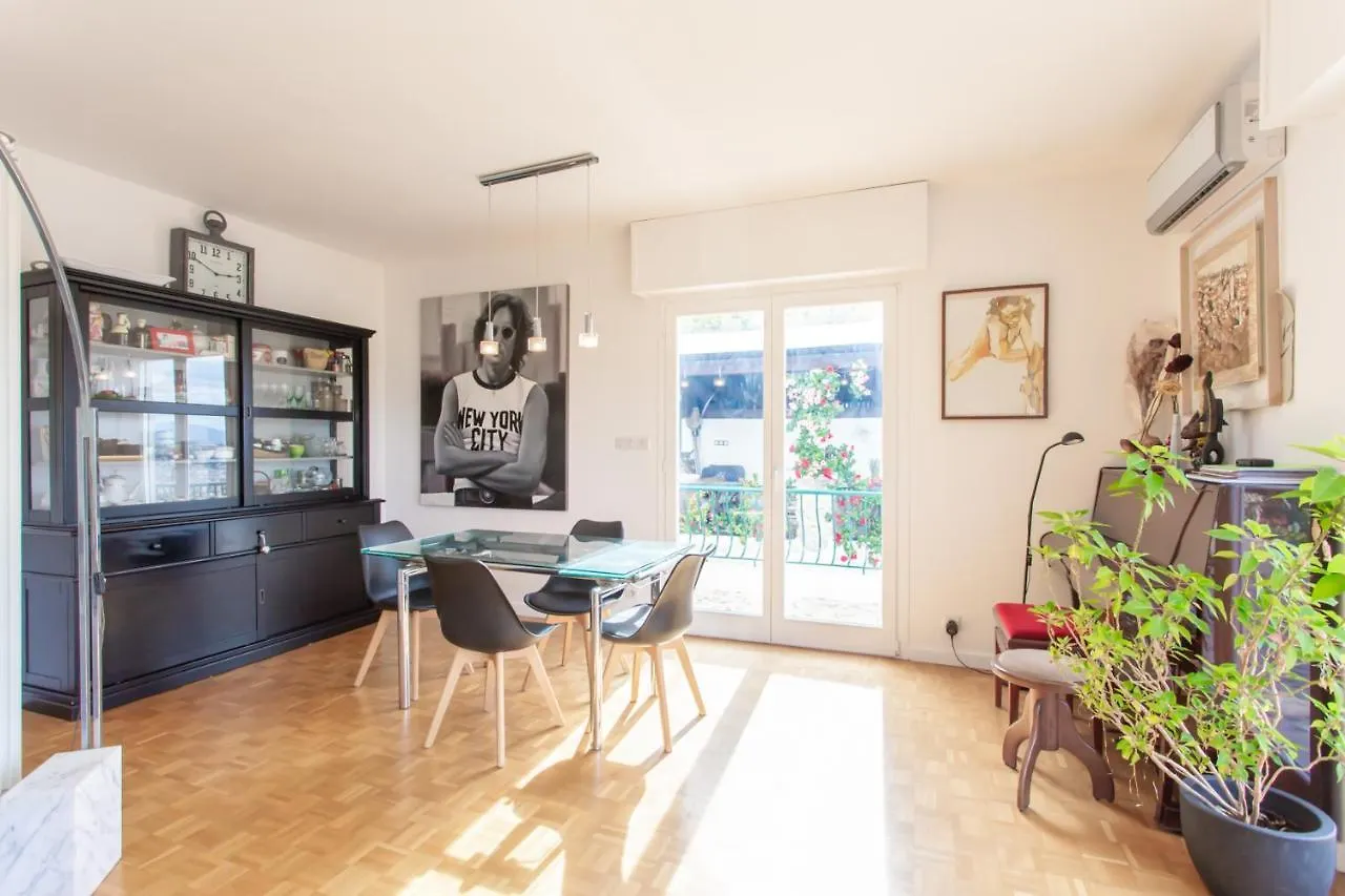 Beautiful Villa With Panoramic View Over Nice Holiday home